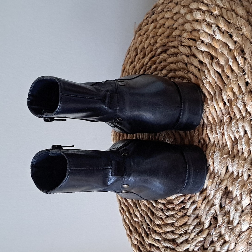 Talbots Womens Black Leather Side Zip Square Toe Low Heel Ankle Booties S-7.5 - Picture 5 of 9
